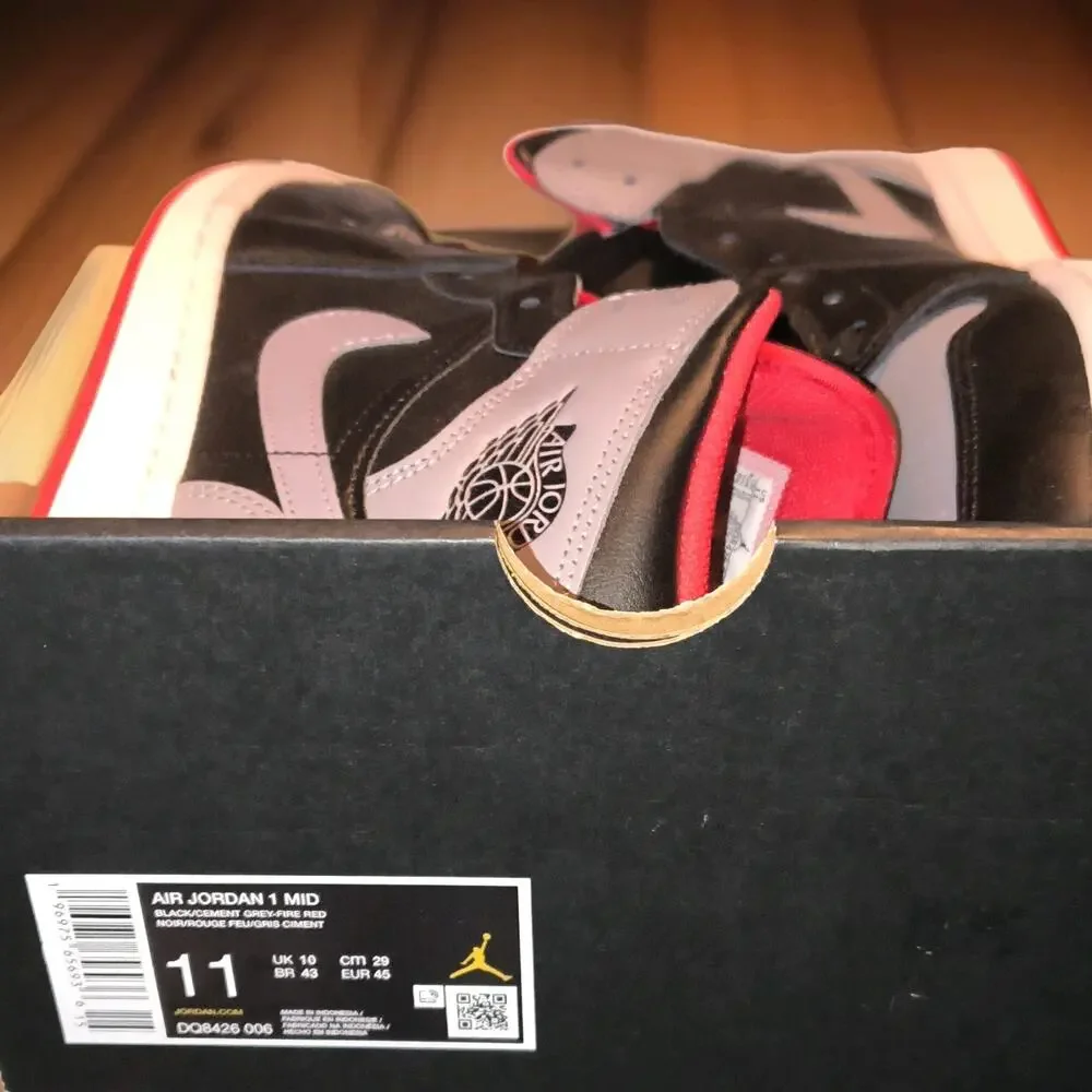 Jordan Air Jordan 1 Mid Bred Shadow Black Cement Grey Red DQ8426-006
